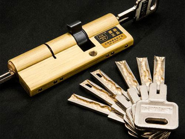 金山24小时上门开锁公司