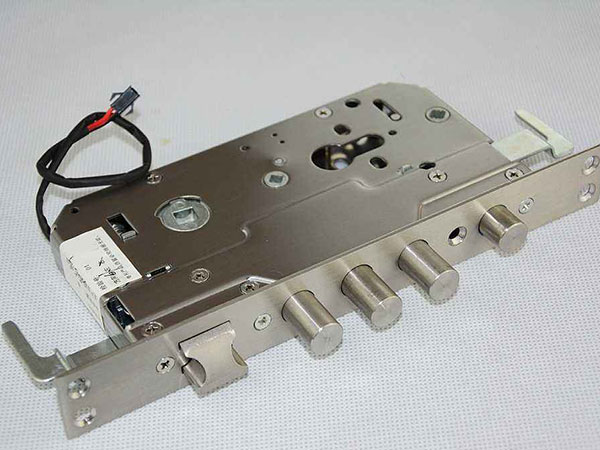 金山24小时上门开锁公司