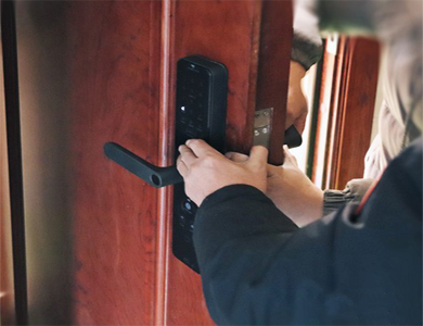 金山24小时上门开锁公司